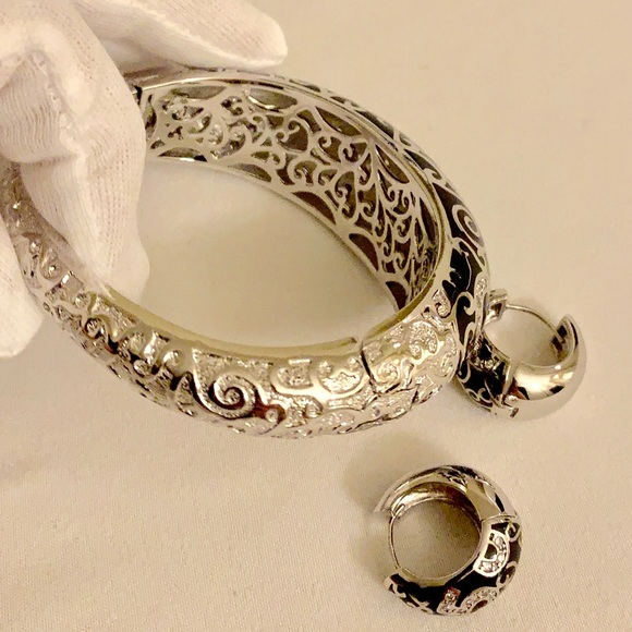 Bangle & Earring Set - Picture 3 of 8
